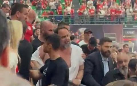Σκίστηκε η μπλούζα του Μαρινάκη από την ένταση με τον Δημητριάδη! (ΦΩΤΟ-VIDEO)