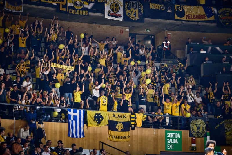 Οι επικοί πανηγυρισμοί στο φινάλε της μεγάλης πρόκρισης της ΑΕΚ (VIDEO)