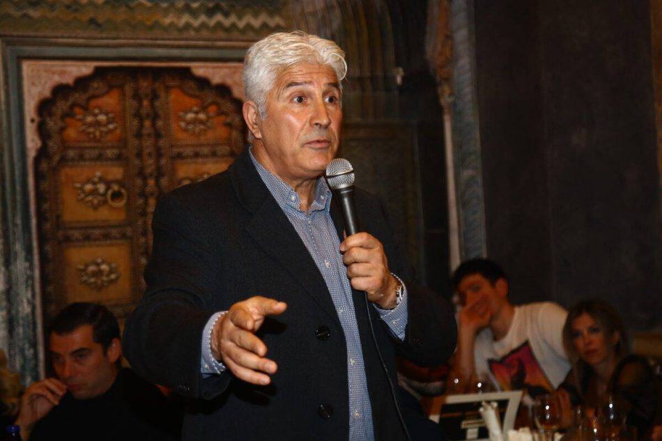 Μανωλάς: «Τι κάνει ο κόσμος της ΑΕΚ; – Θα είναι η μόνη ομαδα στο κόσμο που κόβει εισιτήρια στις προπονήσεις» (ΦΩΤΟ)