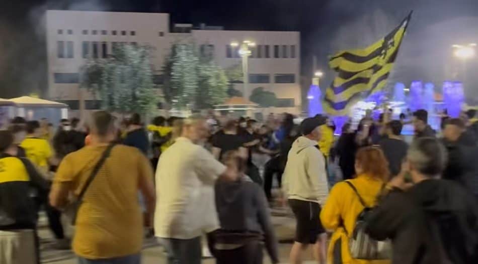 «Κιτρινόμαυρη» γιορτή στη Χίο για το πρωτάθλημα της ΑΕΚ! (VIDEO)