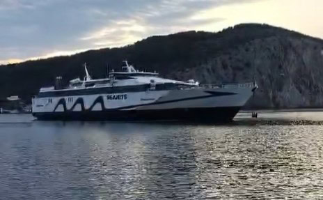 Παντού ΑΕΚάρα – Ήχησε ο ύμνος της Ένωσης στο λιμάνι Μαντουδίου από την Seajets! (VIDEO)
