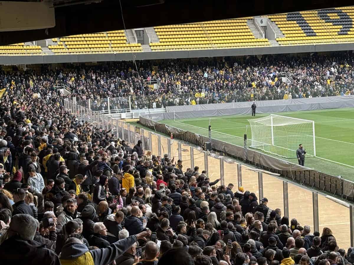 «Κιτρινόμαυρος» χαμός για την ΑΕΚάρα – 12.000 Ενωσίτες γέμισαν την Allwyn Arena για την ανοιχτή προπόνηση της ομάδας (ΦΩΤΟ)