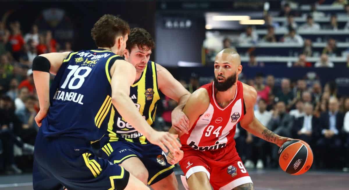 Euroleague: Αφαντη η Φενέρμπαχτσε, έχασε εύκολα (79-61) από τον Ολυμπιακό