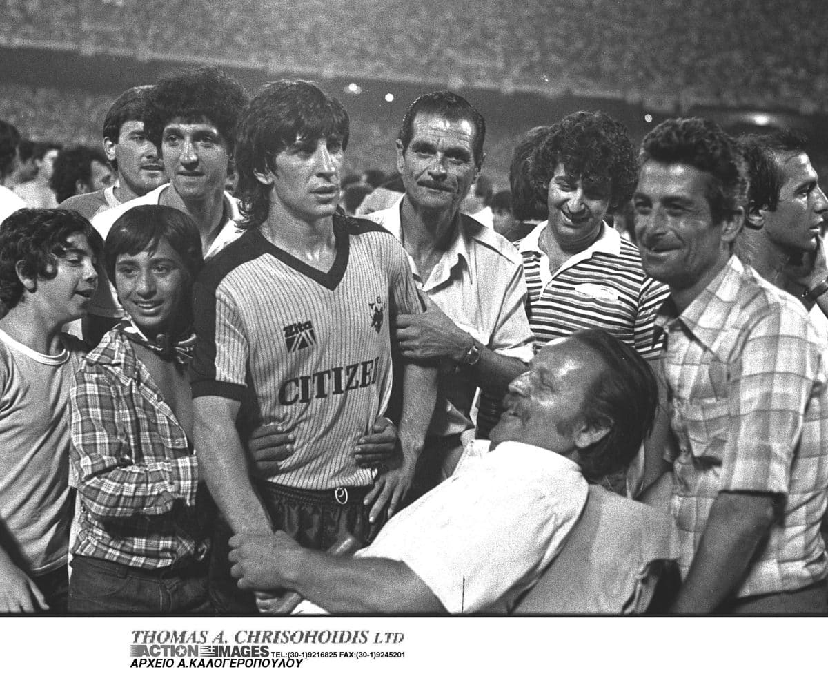 Σαν σήμερα το 1976: Η ημέρα που ο Θωμάς Μαύρος άρχισε να γράφει ιστορία στην ΑΕΚ!