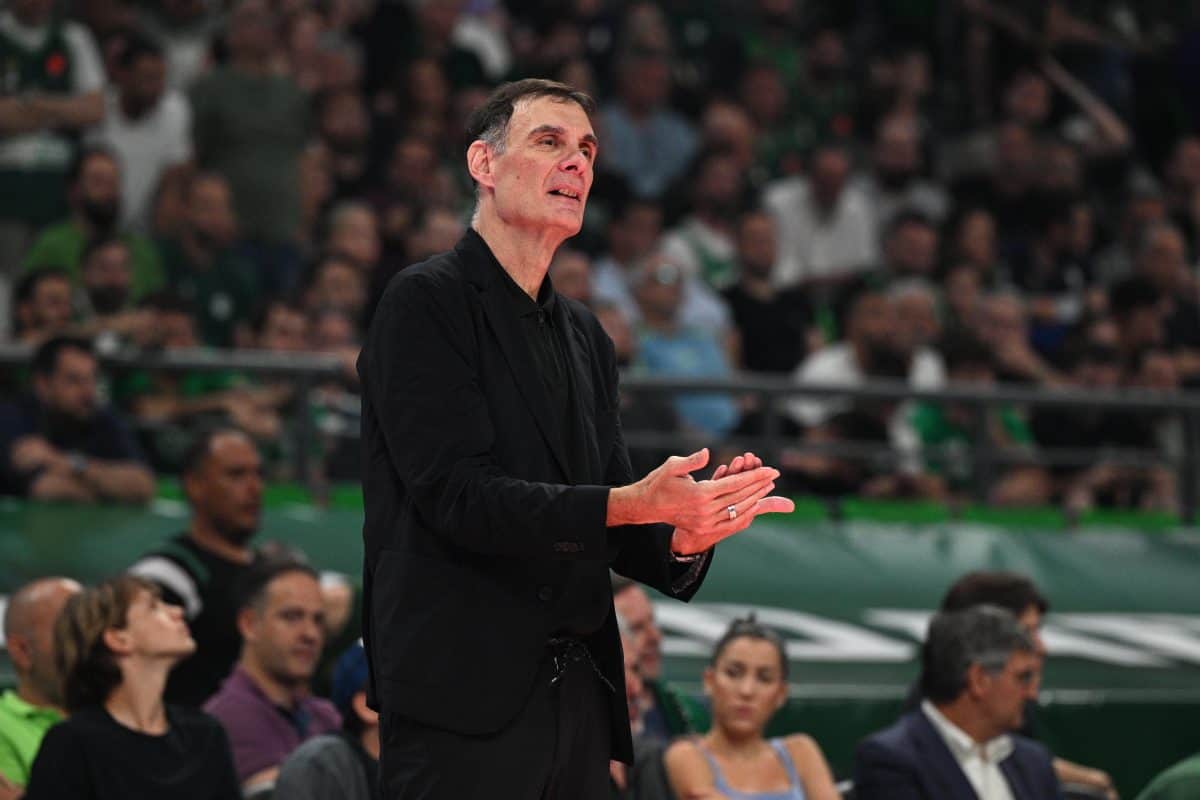 Ο Δημήτρης Γιαννακόπουλος δημοσίευσε βίντεο από το φραστικό επεισόδιο του Μπαρτζώκα με τον Αρώνη