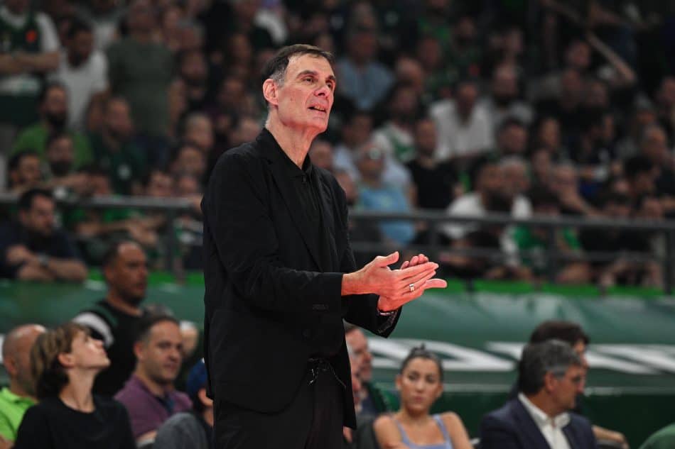 Ο Δημήτρης Γιαννακόπουλος δημοσίευσε βίντεο από το φραστικό επεισόδιο του Μπαρτζώκα με τον Αρώνη