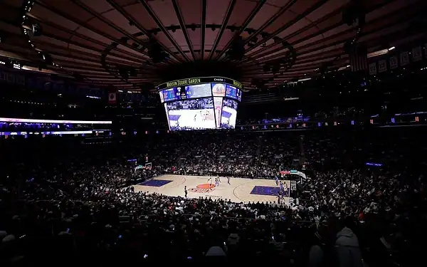 Τρέλα στους NBA Finals: Τόσο κοστίζουν τα εισιτήρια για τον τρίτο και τον τέταρτο τελικό των Νικς με τους Σπερς