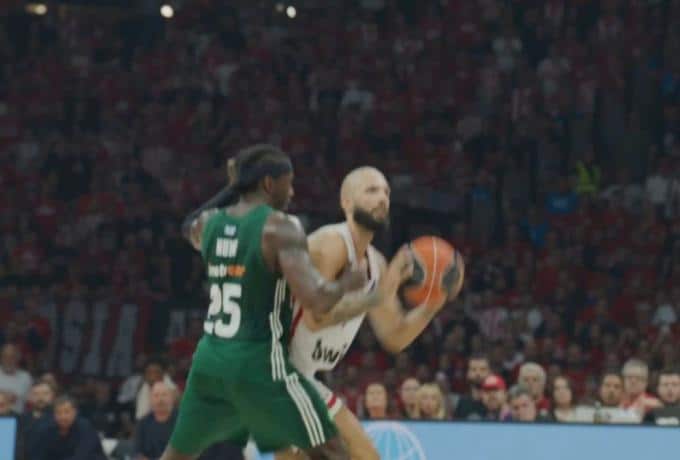 O Ολυμπιακός απάντησε με VIDEO για το φάουλ του Ναν στον Φουρνιέ