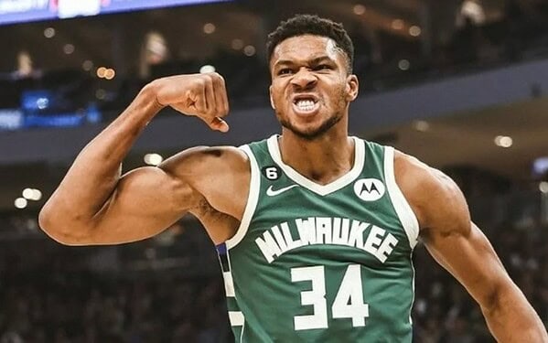 NBA: Οι Τίμπεργουλβς στο παιχνίδι για Γιάννη Αντετοκούνμπο – Πρόταση ανταλλαγής στους Μπακς
