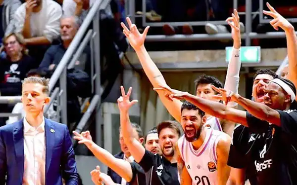 Η Παρί σε επαφές με πρώην προπονητή του ΝΒΑ