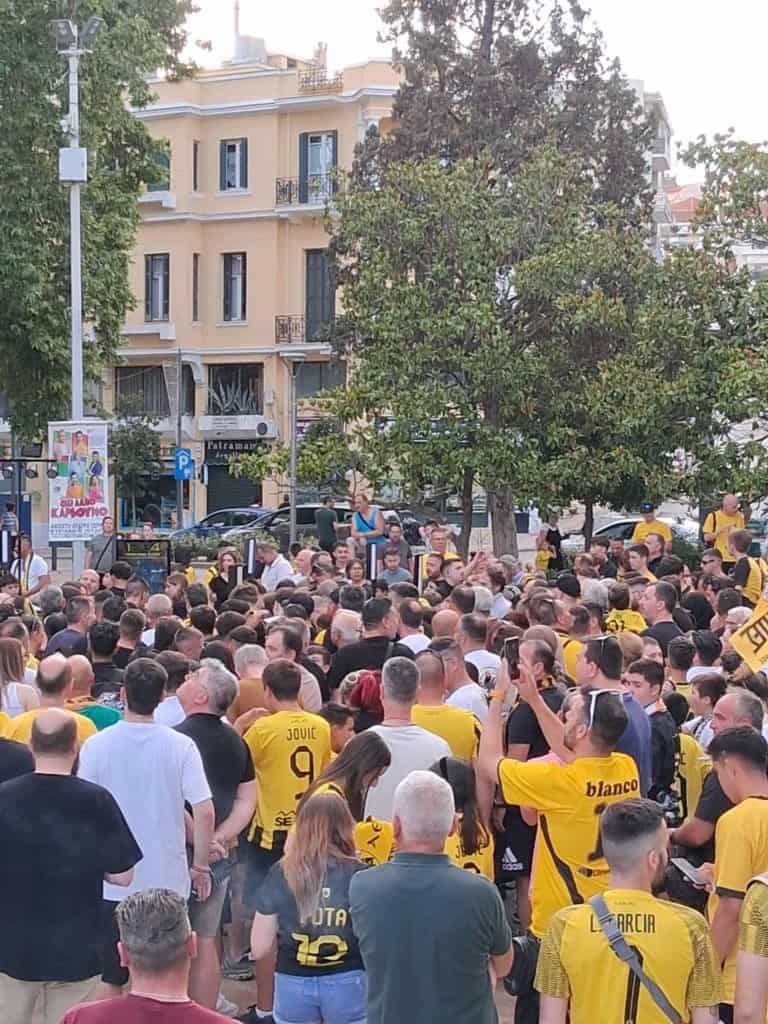 Φοβερή κίνηση στις Σέρρες: Ο τοπικός σύνδεσμος καθάρισε την πλατεία!