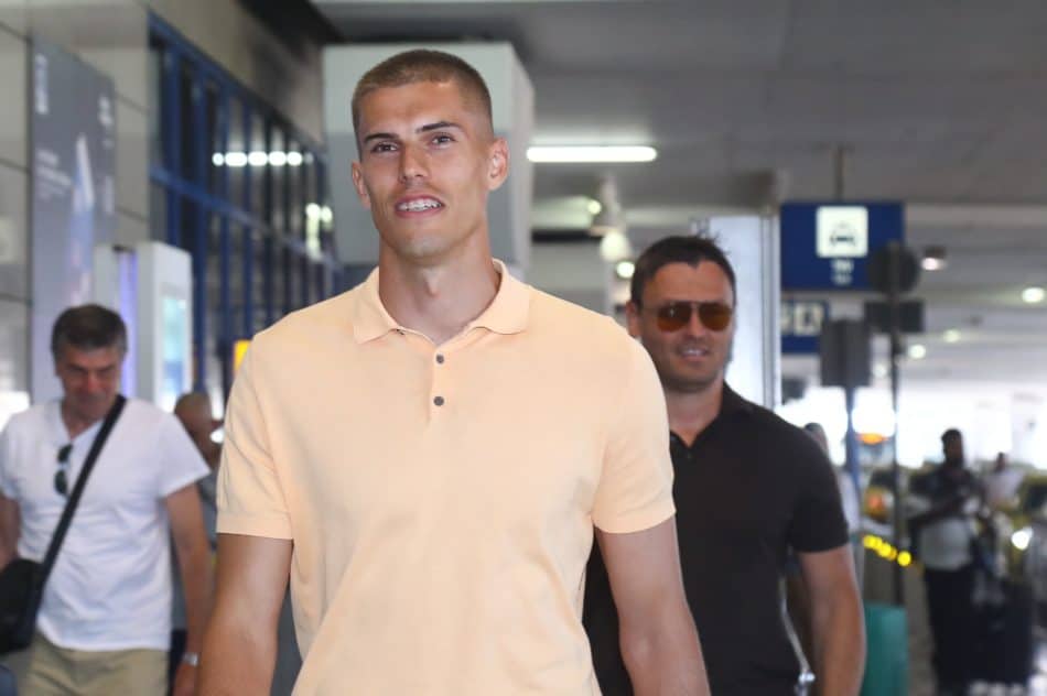 Ανακοινώθηκε από τον Ολυμπιακό ο Πόποβιτς (ΦΩΤΟ)