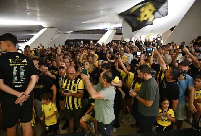 Πανικός και στην Λευκωσία για το τρόπαιο της πρωταθλήτριας ΑΕΚ! (ΦΩΤΟ)