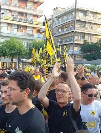 Πανικός στην Κατερίνη για την κούπα του πρωταθλήματος της ΑΕΚ (VIDEO)