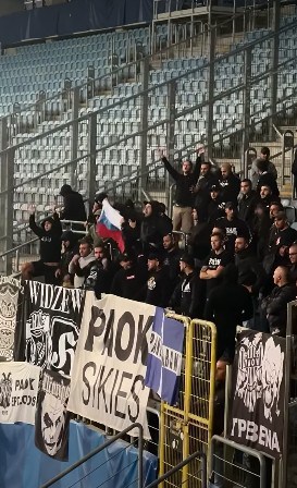 Πρόκληση ΠΑΟΚ προς τους οπαδούς της Ντιναμό Κιέβου: Ύψωσαν Ρωσική σημαία (VIDEO)