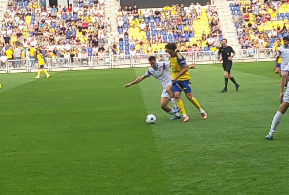 Ο Βόλος των δέκα, νίκησε 2-1 την Καμπούρ
