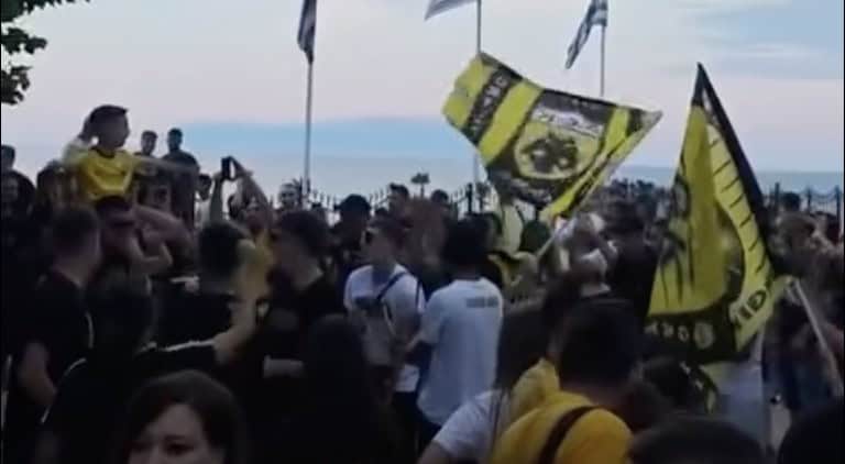 Χαμός για την ΑΕΚάρα και την κούπα του πρωταθλήματος στην Αλεξανδρούπολη! (VIDEO)