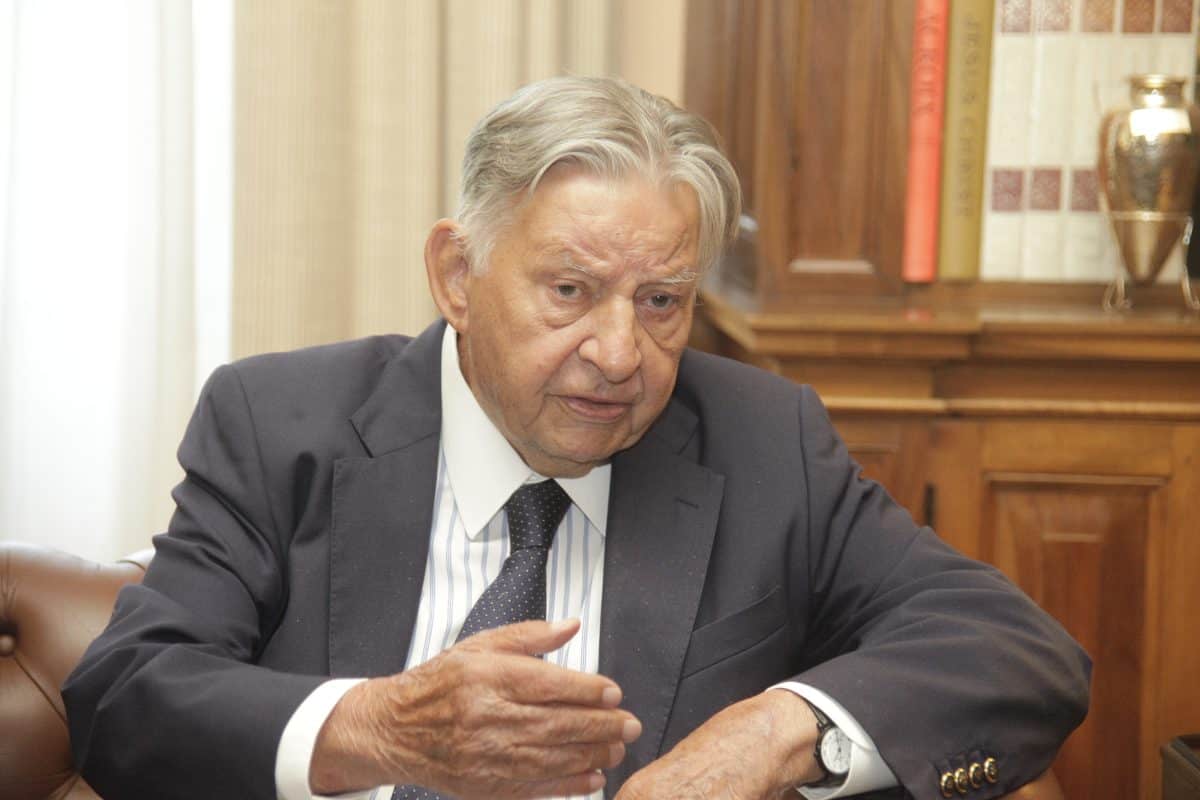 Πέθανε ο Γιάννης Βαρβιτσιώτης ανήμερα των γενεθλίων του σε ηλικία 93 ετών