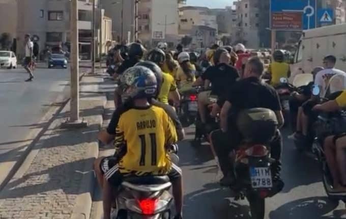 Χαμός για την ΑΕΚ: Με μεγάλη μοτοπορεία οι οπαδοί της Ένωσης στο Παγκρήτιο (VIDEO)