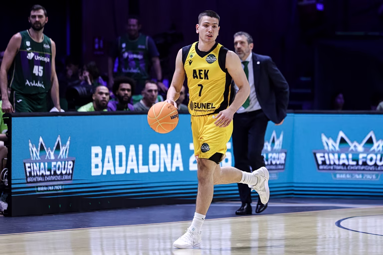 Εκτός για τουλάχιστον τρεις εβδομάδες με θλάση ο Φλιώνης
