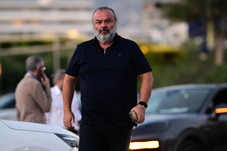 Η άφιξη του Μάριου Ηλιόπουλου για τον αγώνα της ΑΕΚ στη Βουλγαρία (VIDEO)