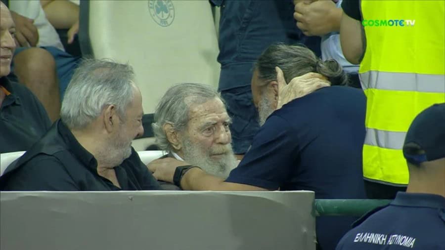Κηφισιά – ΑΕΚ: Η θερμή αγκαλιά Μάριου Ηλιόπουλου – Γιώργου Βαρδινογιάννη πριν την σέντρα! (VIDEO)