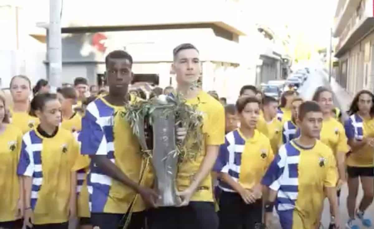 Η λαμπρή τελετή λήξης της περιοδείας και η επιστροφή του Τροπαίου της ΑΕΚ στο «σπίτι» του (VIDEO)