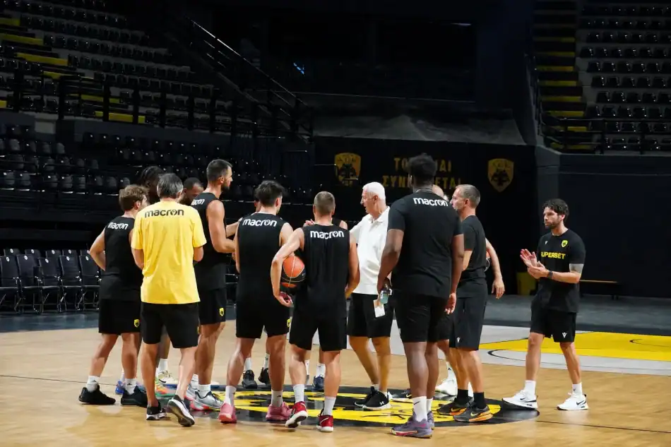 Κίνηση με φόντο το μέλλον: Η ΑΕΚ πήρε τον Ζερβό και τον έδωσε δανεικό στη Νήαρ Ηστ