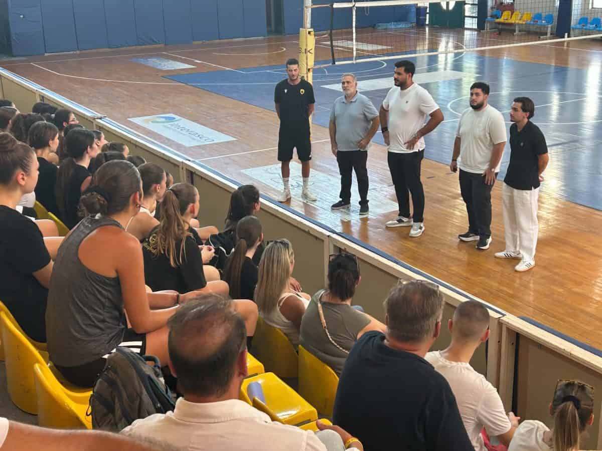 ΑΕΚ: Παρουσία Παντερμαλή η προπόνηση των ακαδημιών βόλεϊ (ΦΩΤΟ)