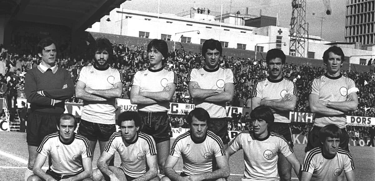 Σαν σήμερα το 1977: Όταν η ΑΕΚ έμεινε «όρθια» με υπογραφή Θωμά Μαύρου!