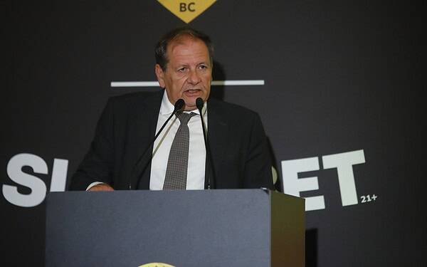 Αγγελοπουλος με τον Ολυμπιακό: «Οπου υπήρξε ανάγκη, η ΑΕΚ ήταν εδώ – Είναι μία συμφωνία που στο πάρε – δώσε χάνουμε, δεν κερδίζουμε»
