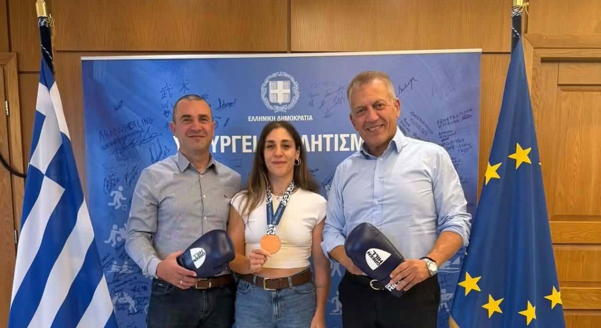 ΑΕΚ: Η πρωταθλήτρια πυγμαχίας Σοφία Λεγάκη τιμήθηκε από τον Υπουργό Ιωάννη Βρούτση (ΦΩΤΟ)